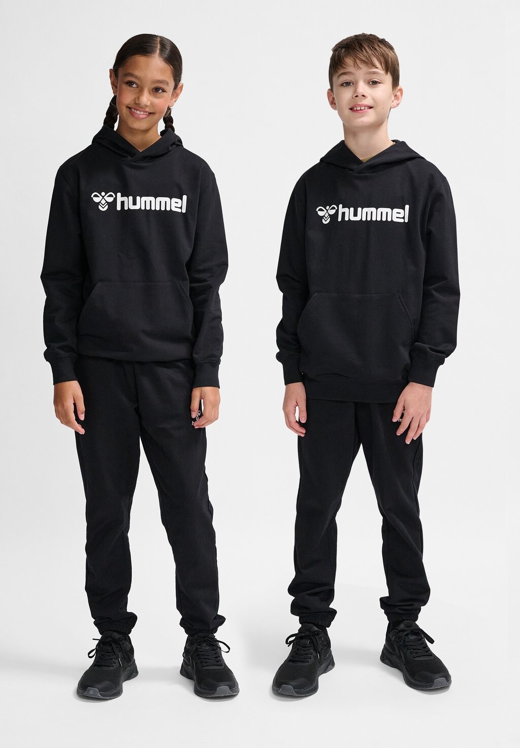 

Толстовка Hummel, цвет black