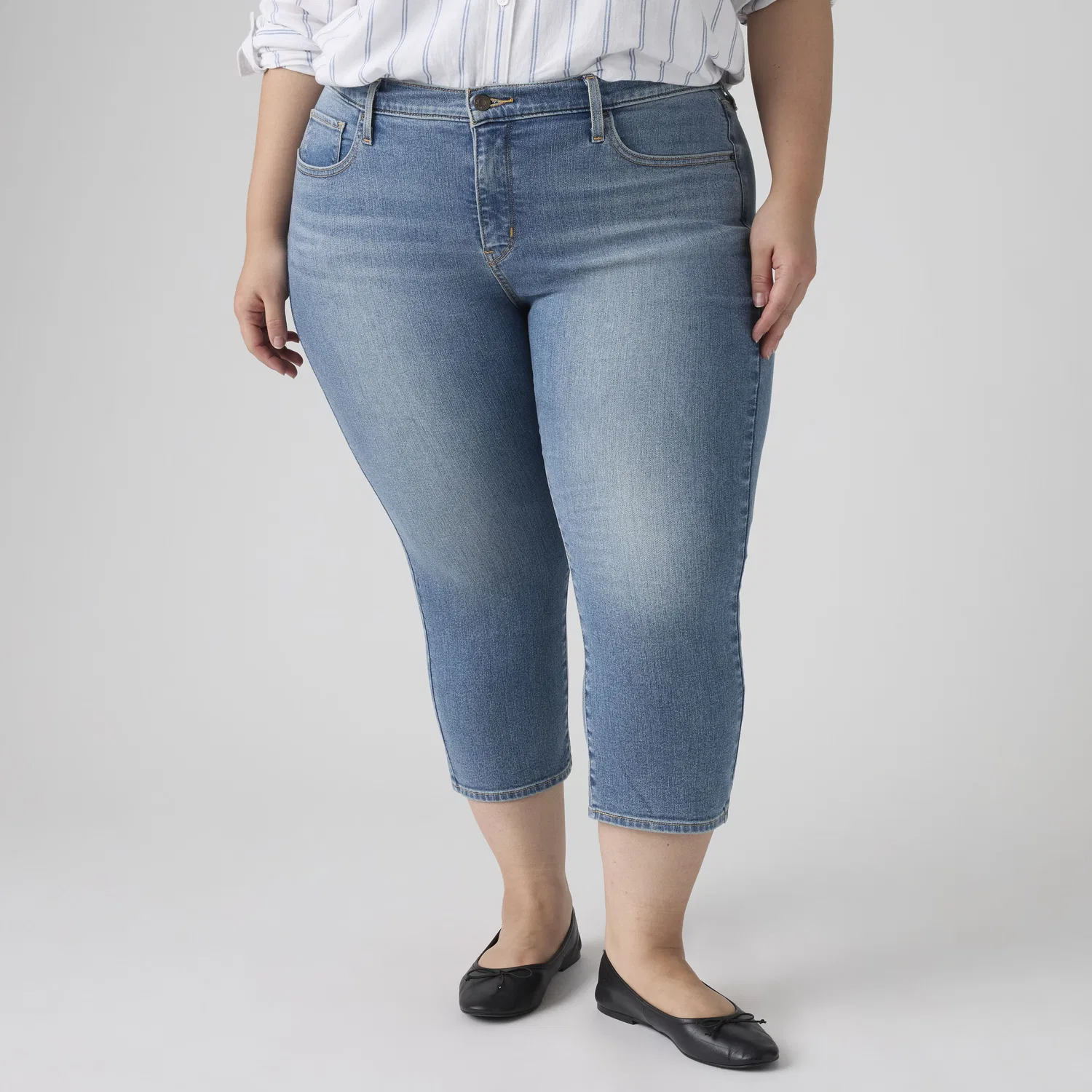Женские джинсы-капри 311 с зауженными штанинами (большие размеры) Levi's, Medium Wash — фото 2