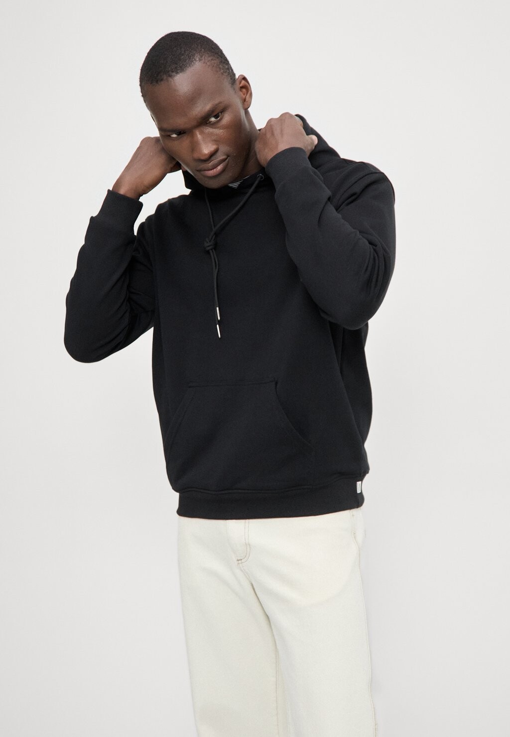 

Спортивный свитер HODDIE Essential Collective, черный