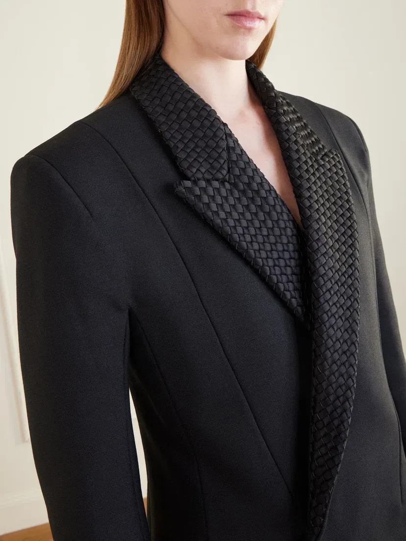 Блейзер из шерсти с мохером с отделкой из сатина Intrecciato BOTTEGA VENETA, черный — фото 4