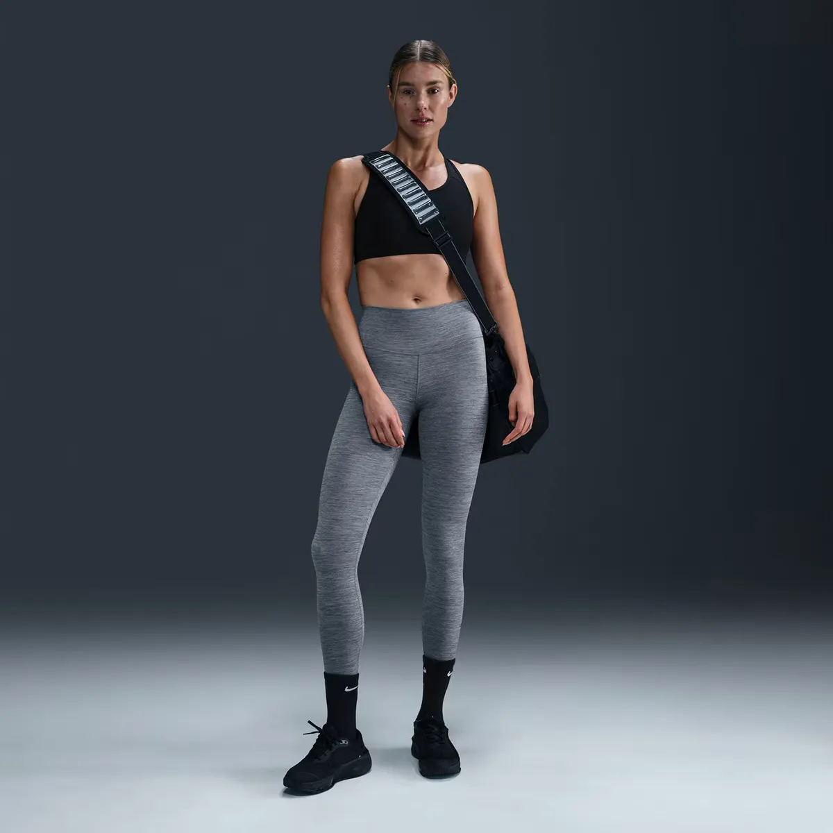 

Длинные женские леггинсы Nike One, серый