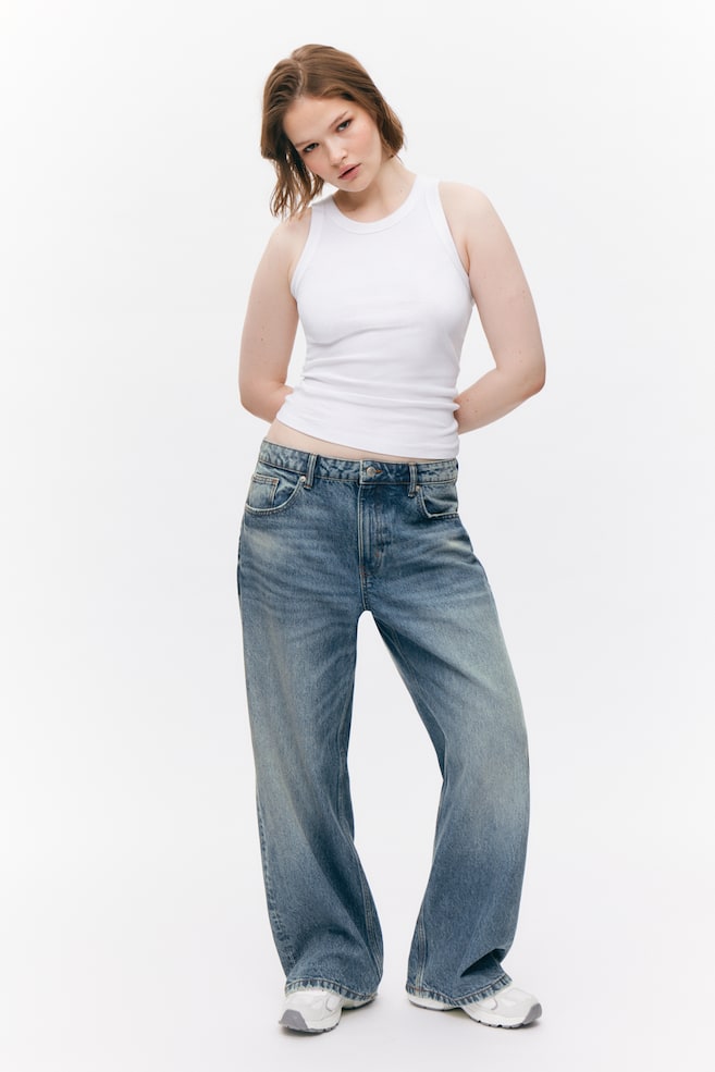 

Missy – широкие джинсы с заниженной талией и прямыми штанинами Monki, синий