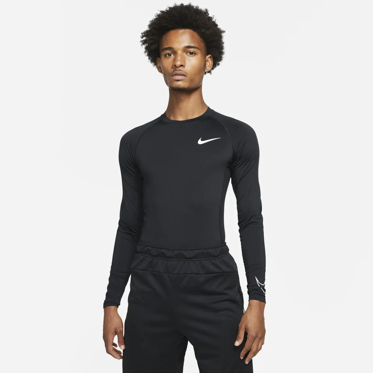

Тренировочная рубашка Nike "PRO DRI-FIT MENS TIGHT FIT LONG SLEVES", черный