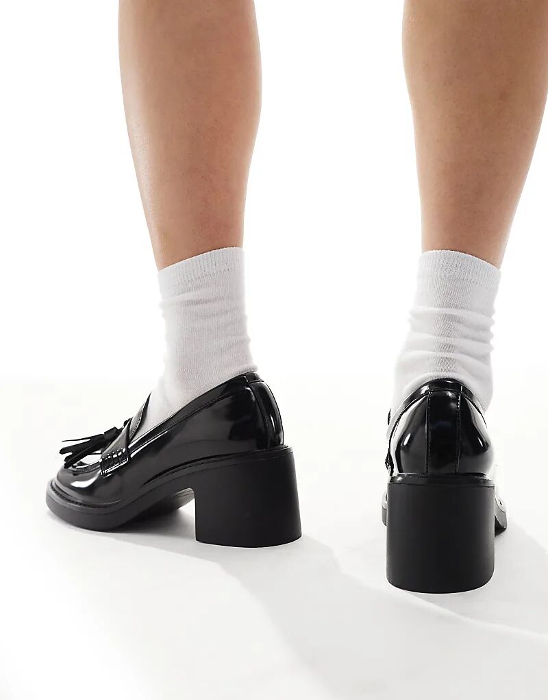 Лоферы на каблуке schuh Lovelyn из черной лакированной кожи — фото 4