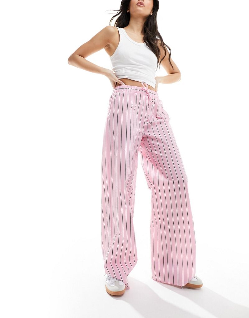

ASOS DESIGN – розовые широкие брюки из полосатого хлопкового поплина