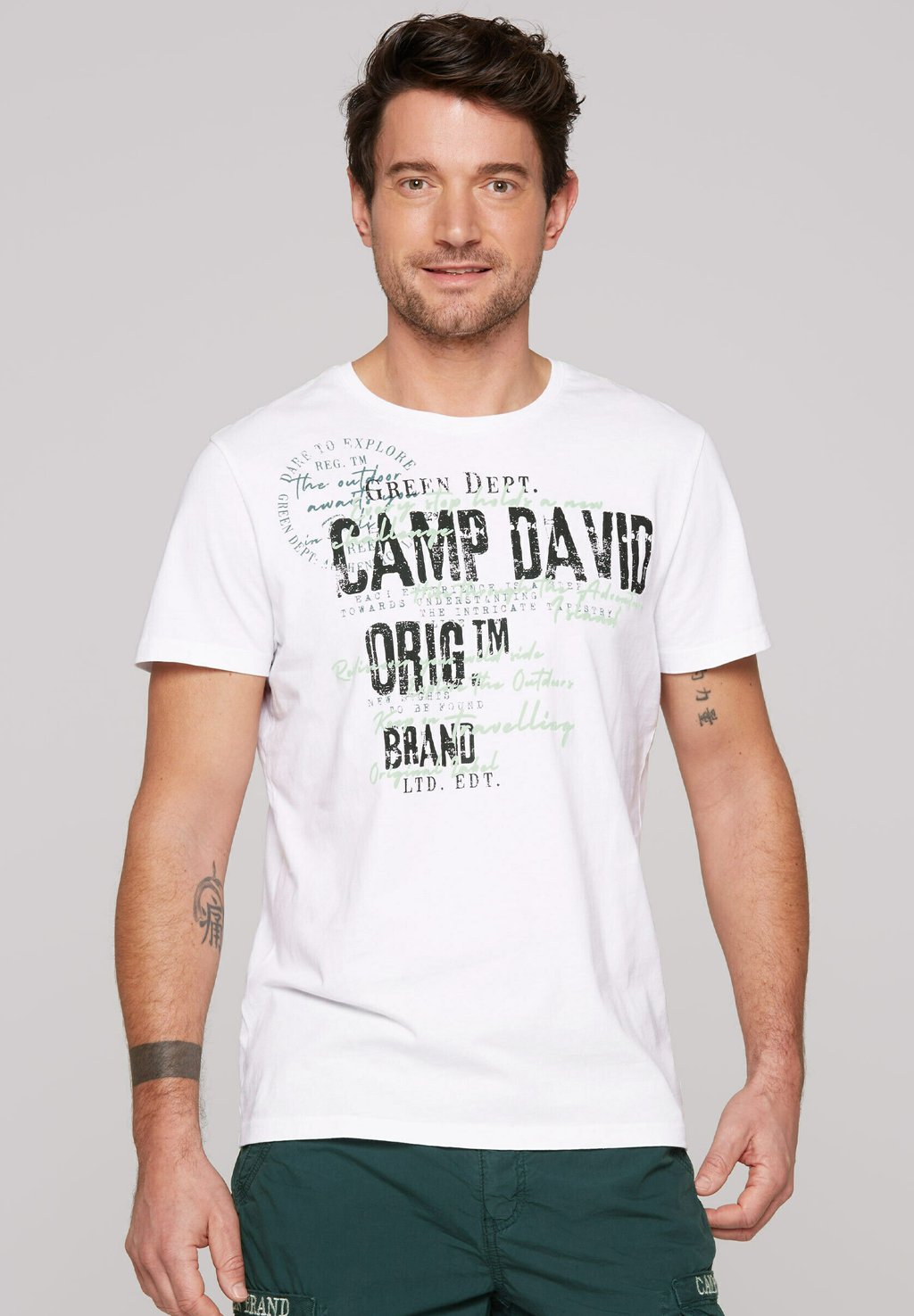 

Футболка с принтом RUNDHALS MIT USED-UND PUFF-DETAILS Camp David, белый