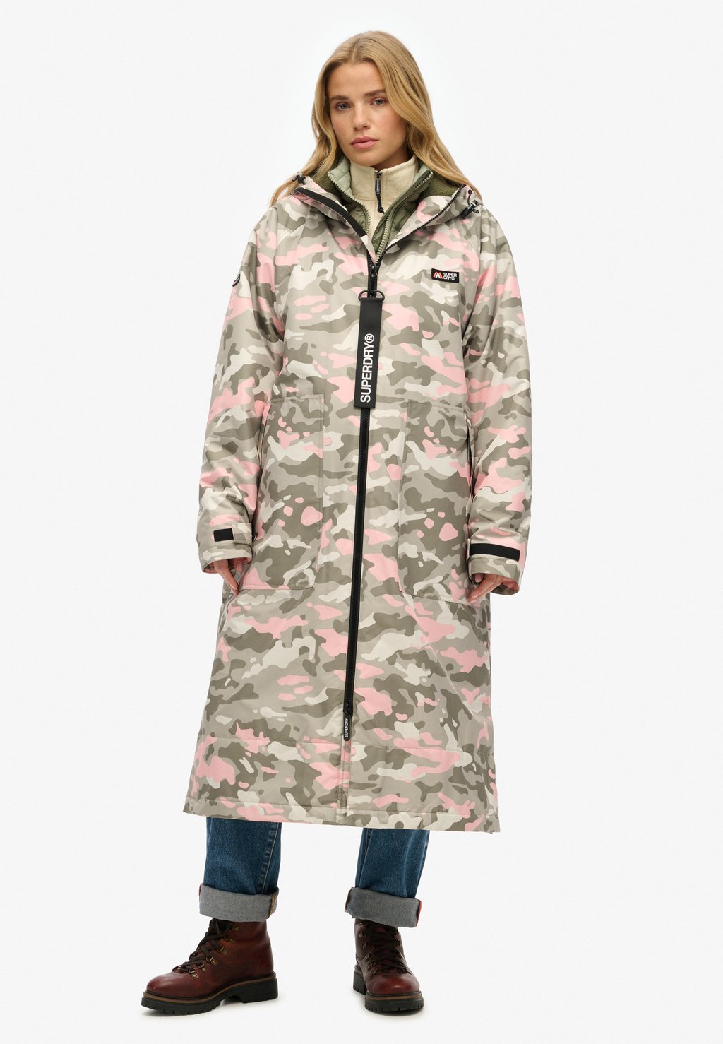 

Зимнее пальто Superdry, розовый