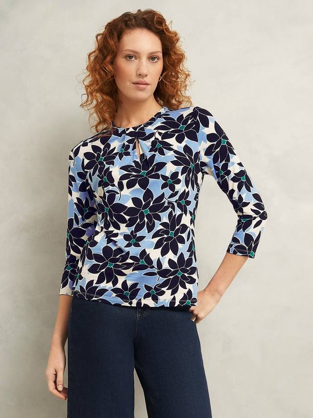 

Топ Julia с принтом Hobbs