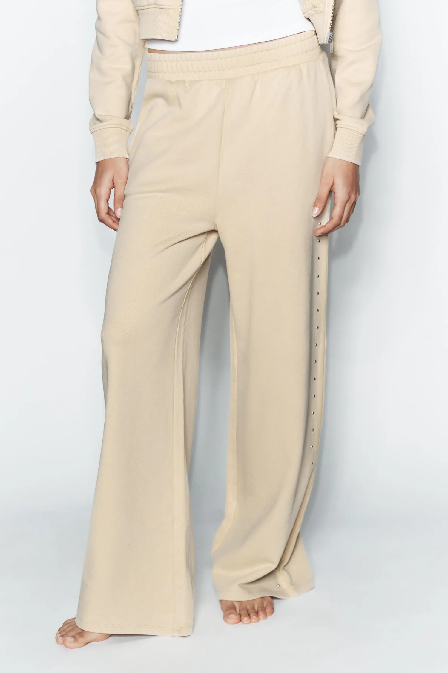 Zara Брюки из флиса с эффектом потертости и заклепками — фото 2