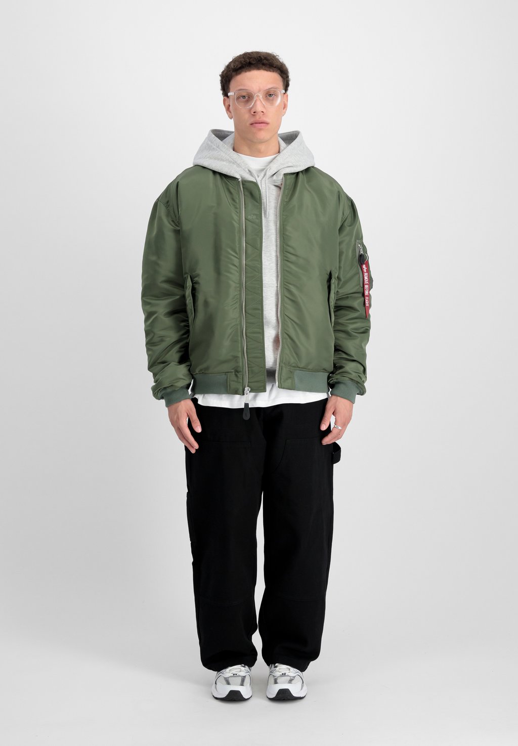 

Куртка-бомбер Alpha Industries, хаки