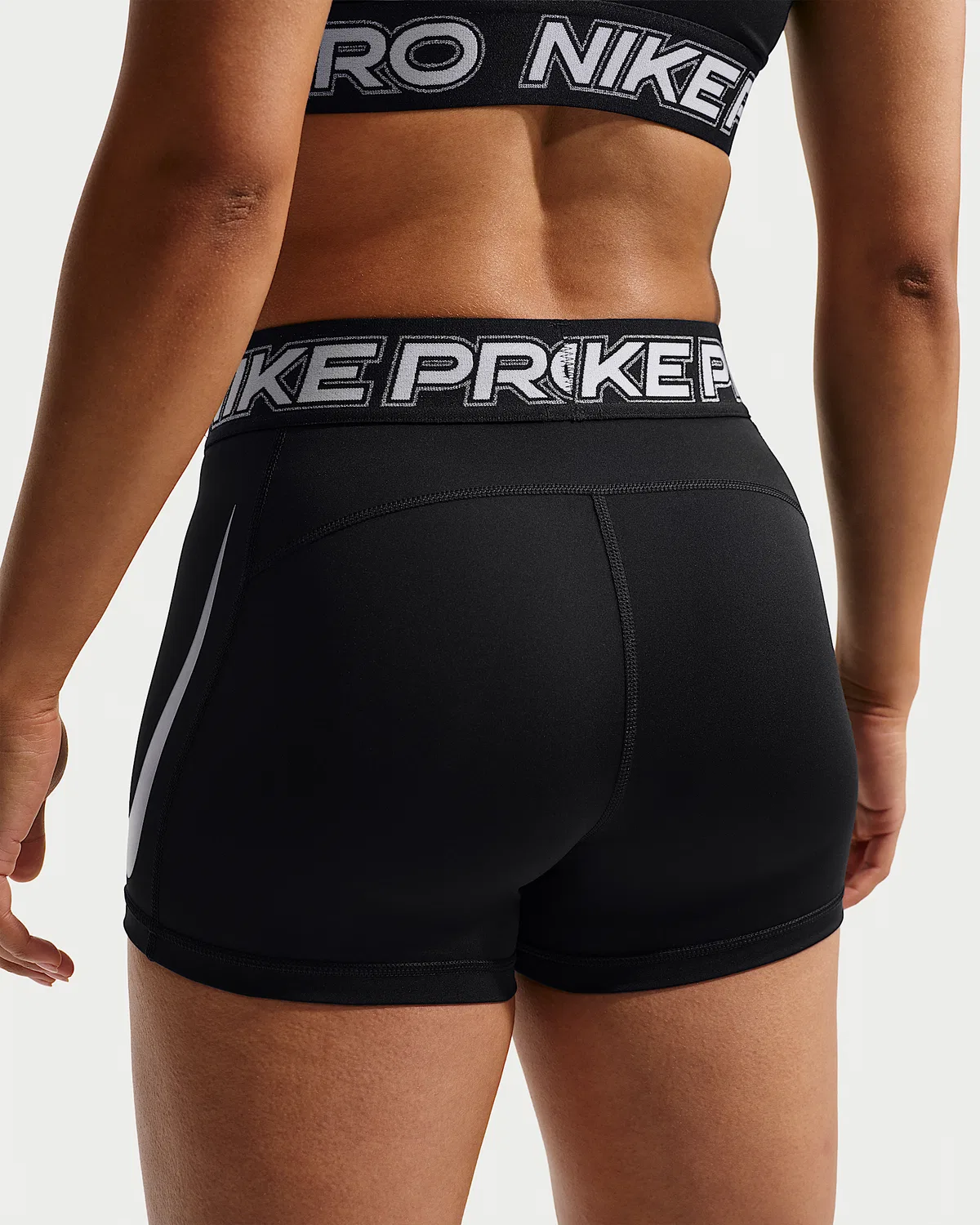 Женские велосипедки Nike Pro со средней посадкой, 3", Black/White/Metallic Silver — фото 3
