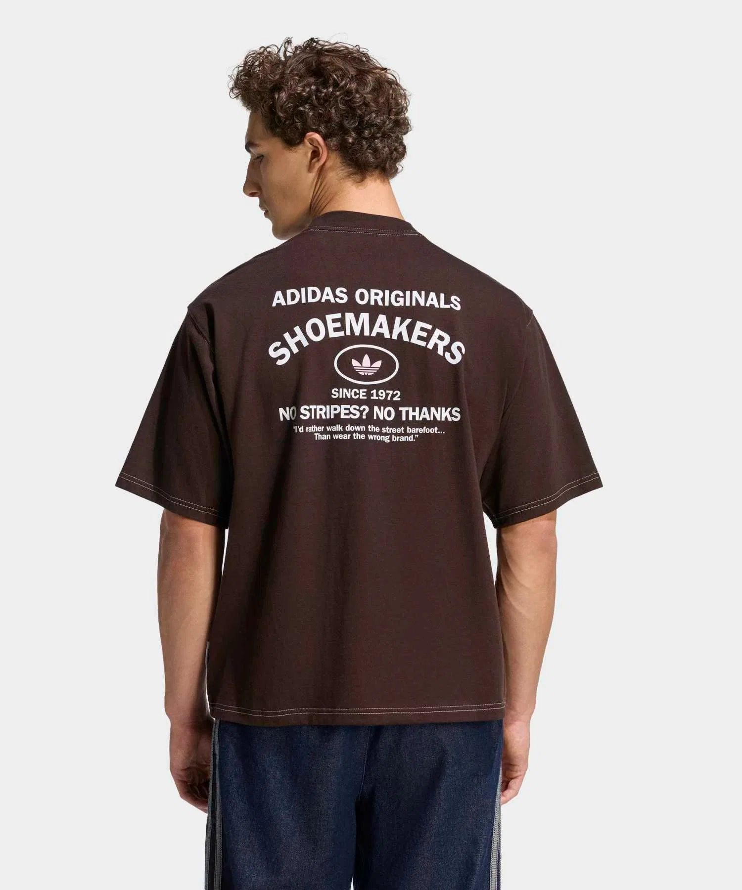 Мужская и женская футболка adidas Originals Shoemaker Graphic Tee — фото 2
