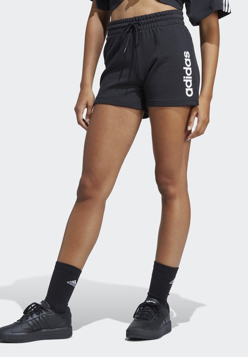 

Шорты Adidas, черно-белый