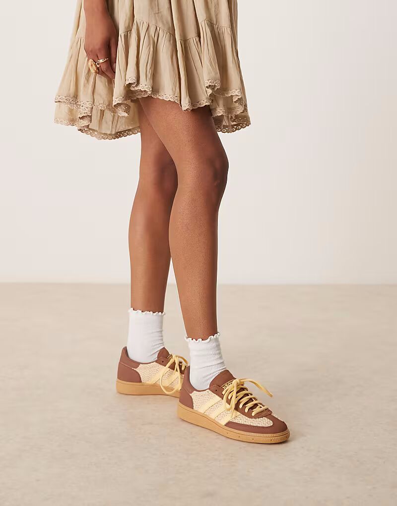 Кроссовки Adidas Originals Handball Spezial коричневого и желтого цвета с резиновой подошвой — фото 3
