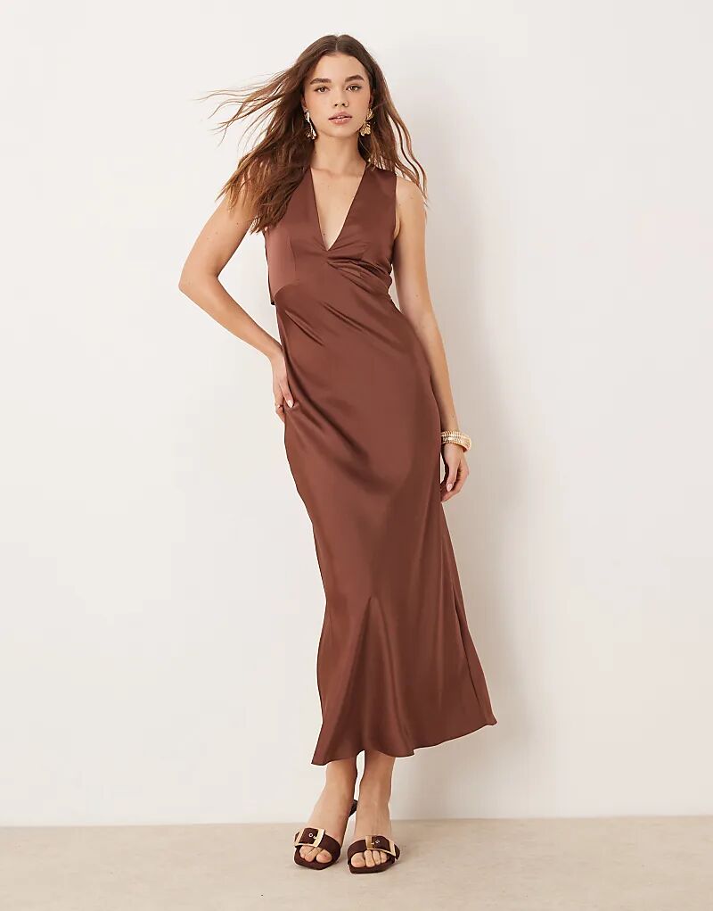 

Платье OMNES Nova Satin Tie Back в коричневом цвете