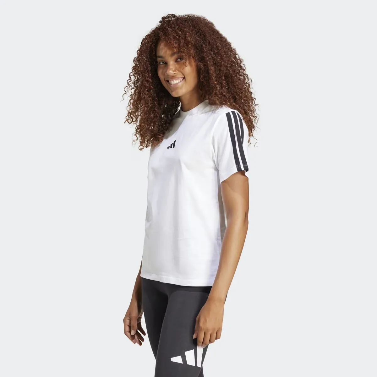 

Женская футболка Adidas Essentials Cotton с тремя полосками, белый