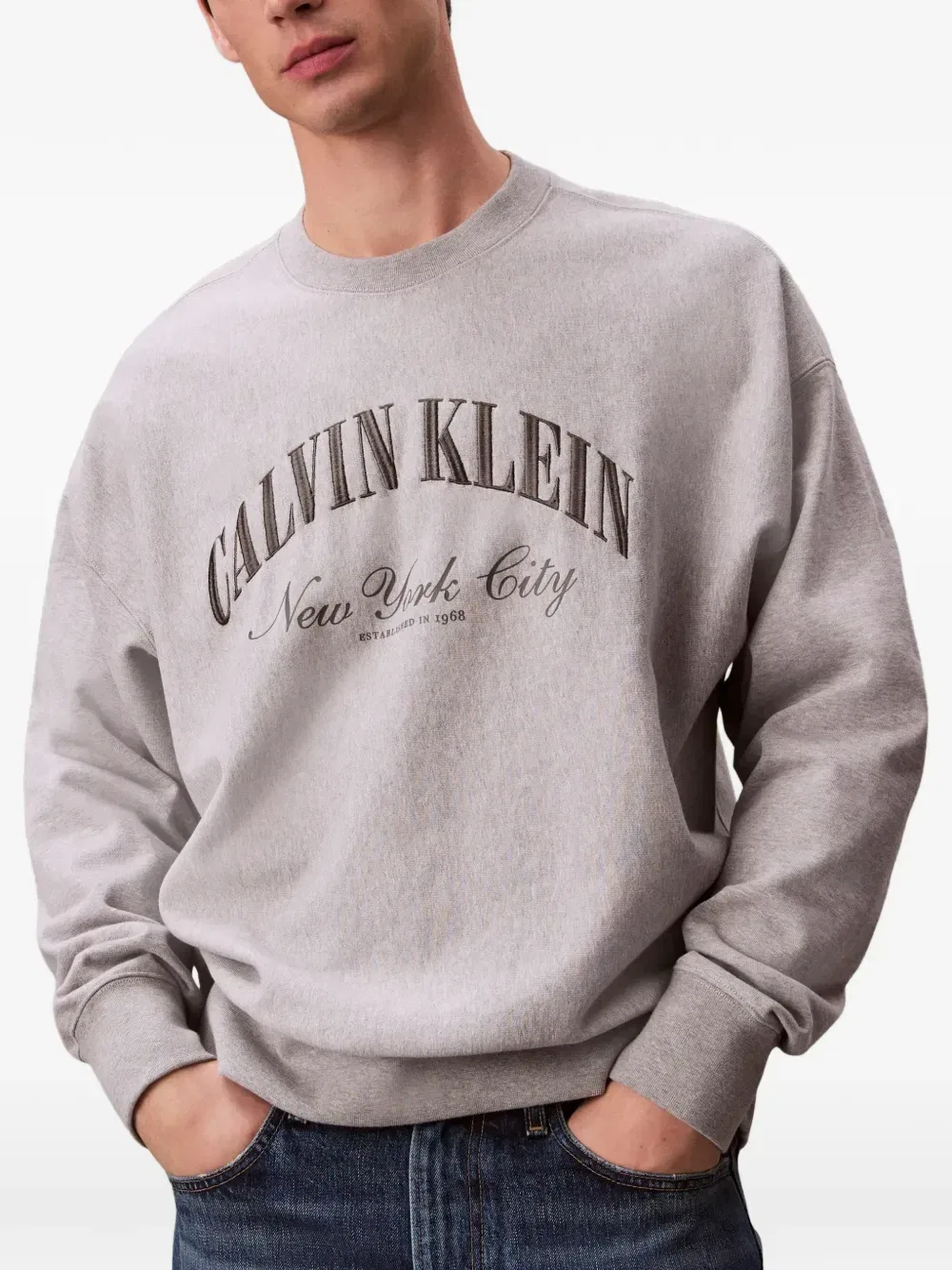 Свитшот с вышитым логотипом Calvin Klein, серый — фото 4