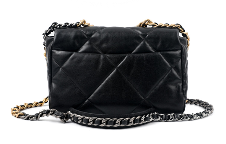 CHANEL Сумка через плечо из козьей кожи с позолоченной фурнитурой — фото 4