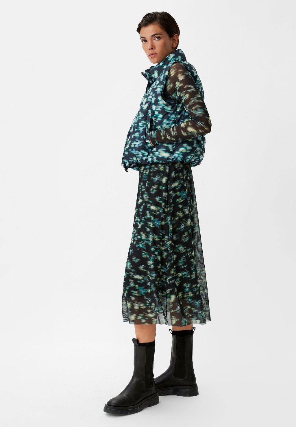 

Жилет STEPP MIT ALLOVERMUSTER comma casual identity, черный