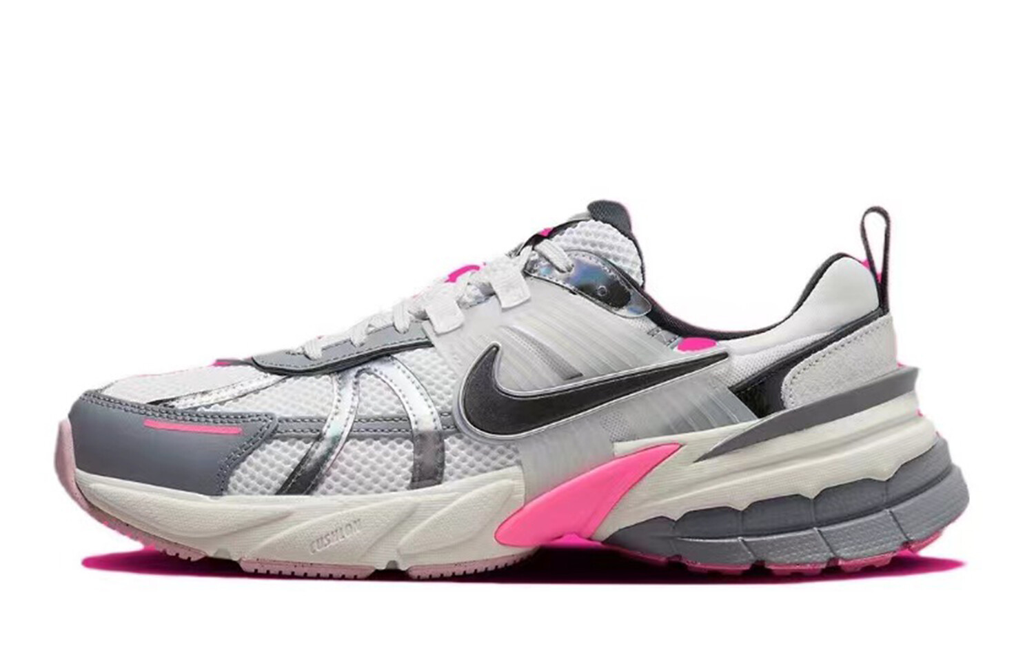 Кроссовки для бега V2K Run женские с низким верхом серые Nike — фото 3