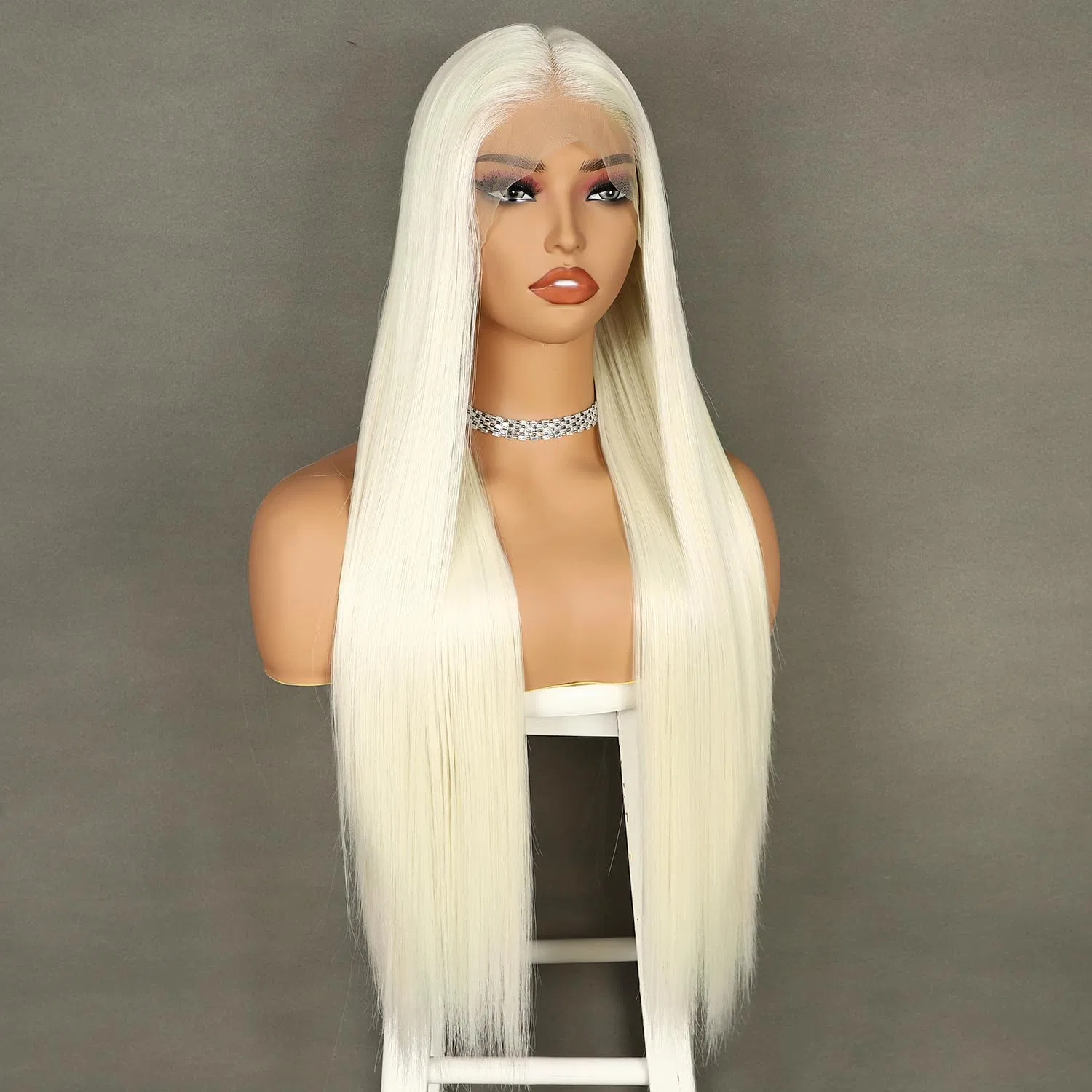 Прямой парик на кружевной основе «Lace Front Wigs» 66 см, белый блонд от Sapphirewigs Sapphirewigs — фото 3