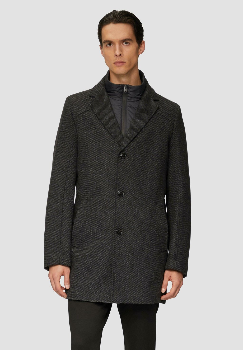 

Короткое пальто MIT HERAUSNEHMBAREM STEPP-EINSATZ s.Oliver BLACK LABEL, антрацит