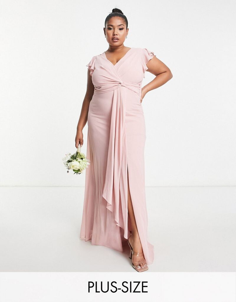 

Розовое платье макси с развевающимися рукавами и рюшами TFNC Bridesmaid