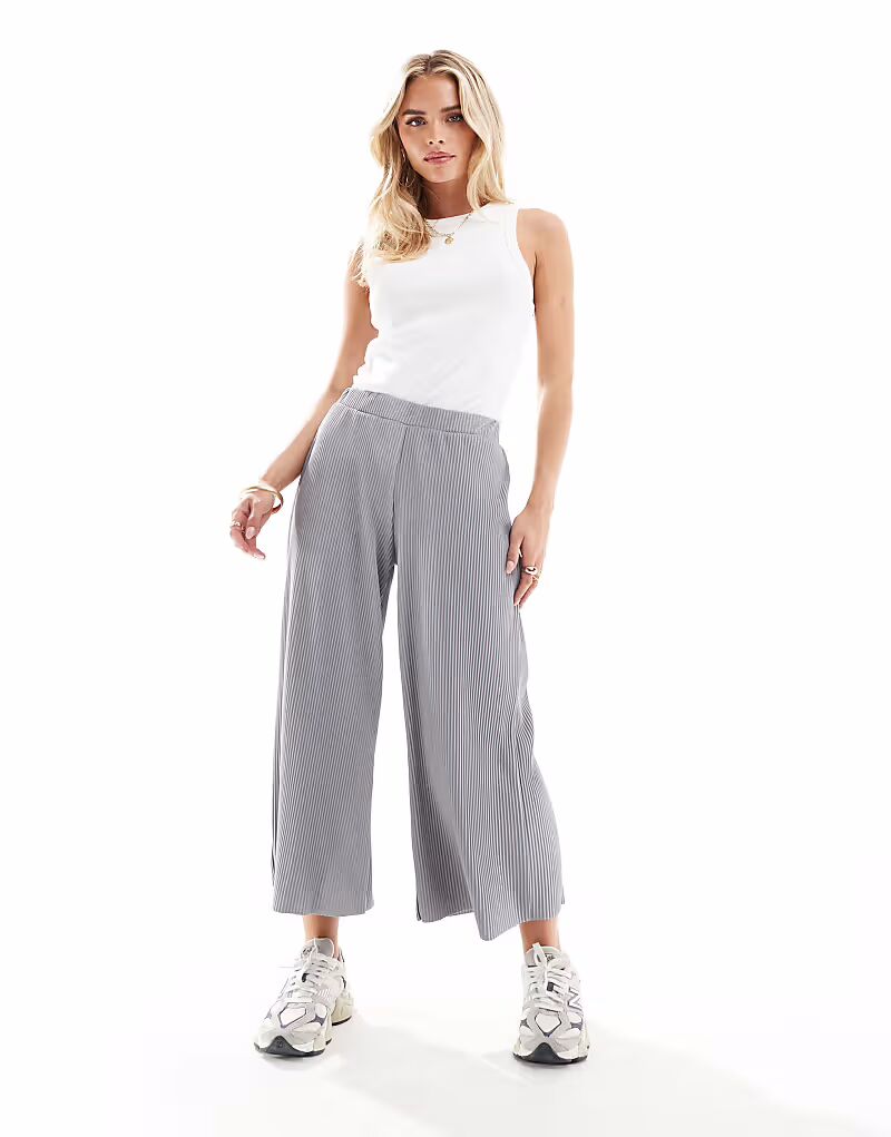 

Широкие брюки-кюлоты ASOS DESIGN Petite plisse серого меланжевого цвета