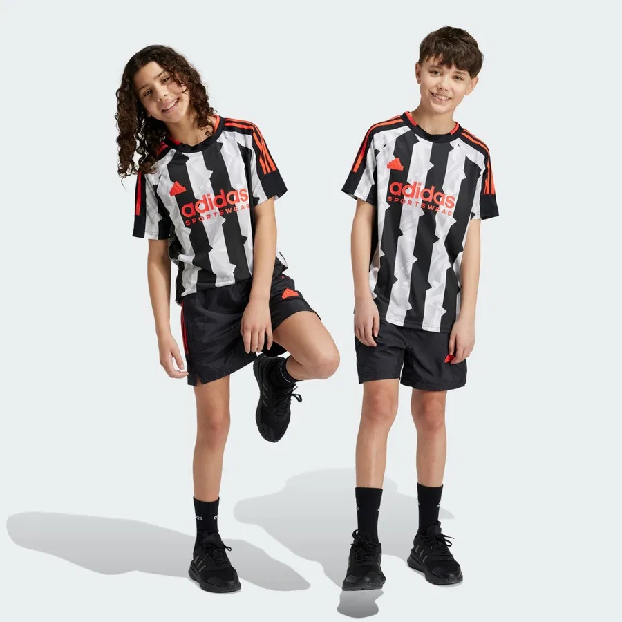 Детские спортивные шорты с принтом Sportswear Tiro Woven Shorts adidas, Черно-красный