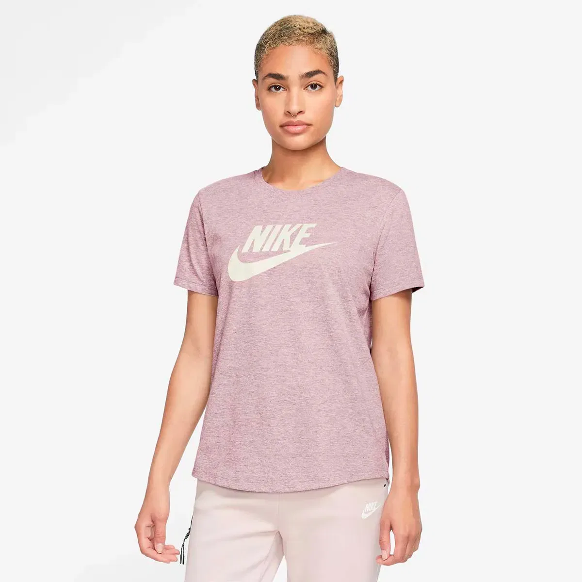 Женская футболка с логотипом Nike Club Essentials, Purple