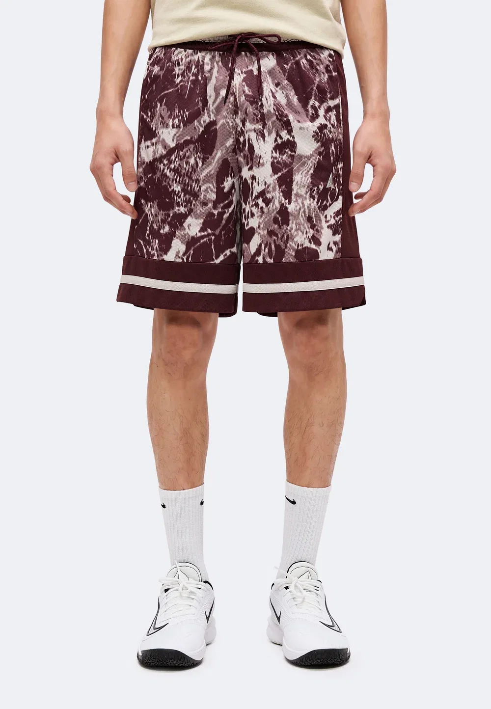 Да - спортивные шорты Nike Performance, Burgundy Crush/Metallic Silver-Coloured
