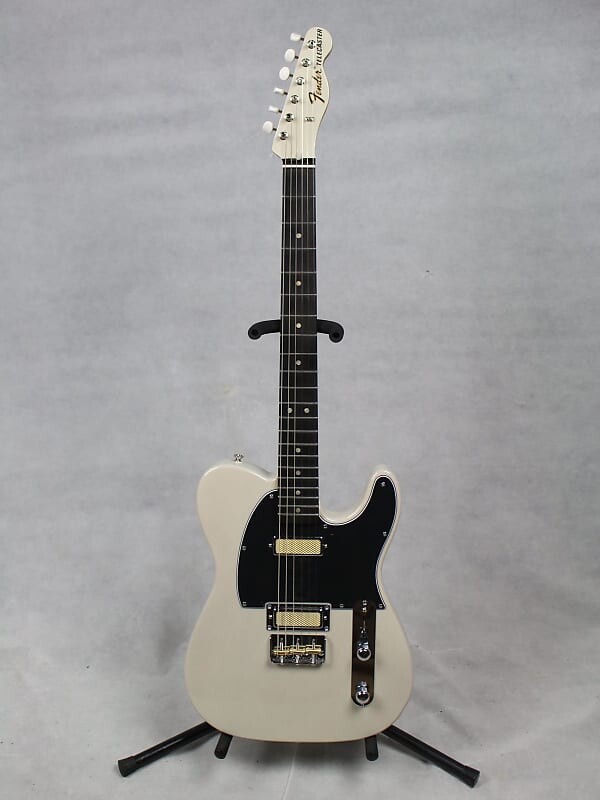 

Телекастер Fender Gold Foil White Blonde с сумкой Gold Foil Telecaster White Blonde