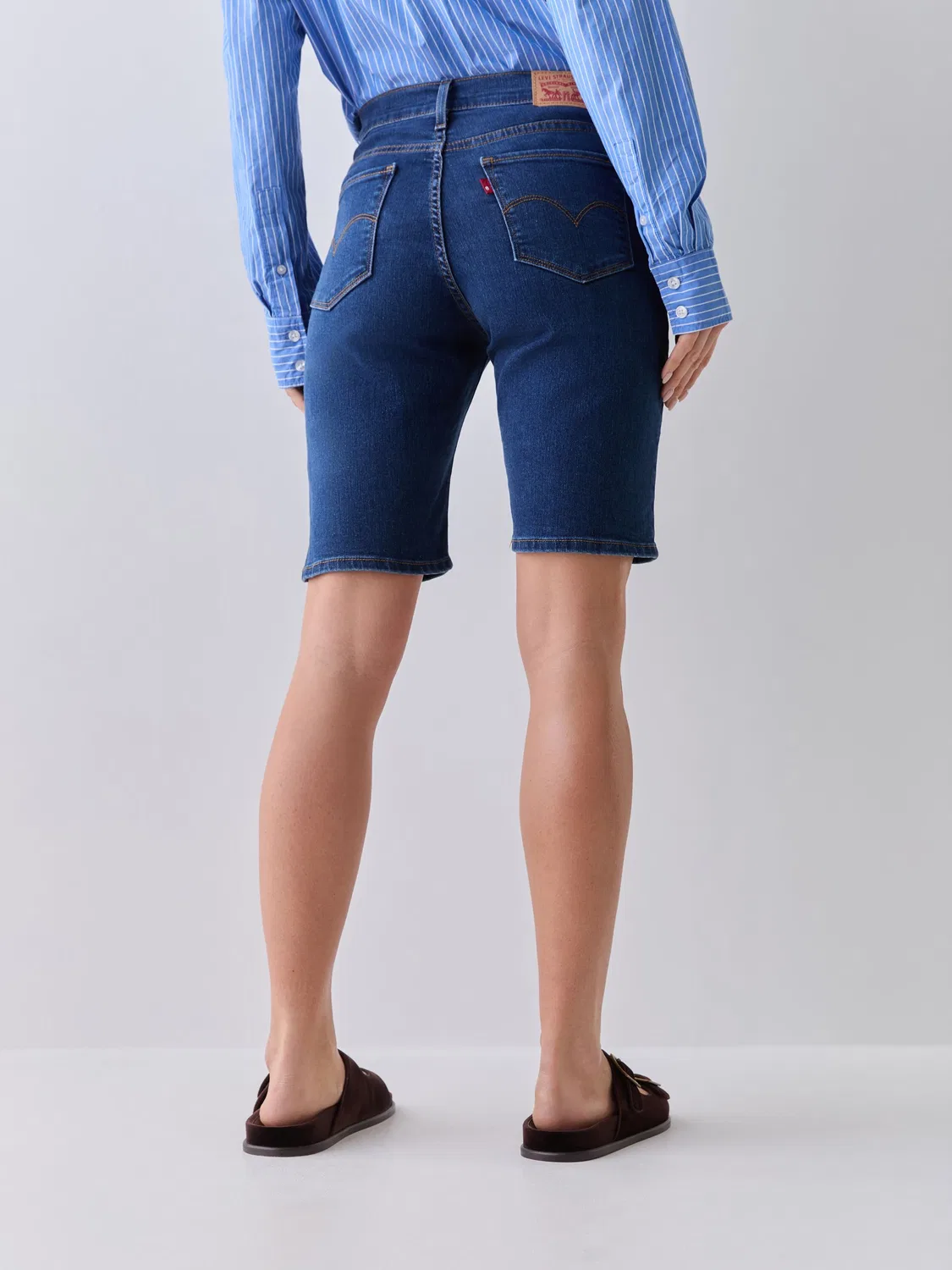Шорты бермуды shaping Levi's, темно-синий — фото 3