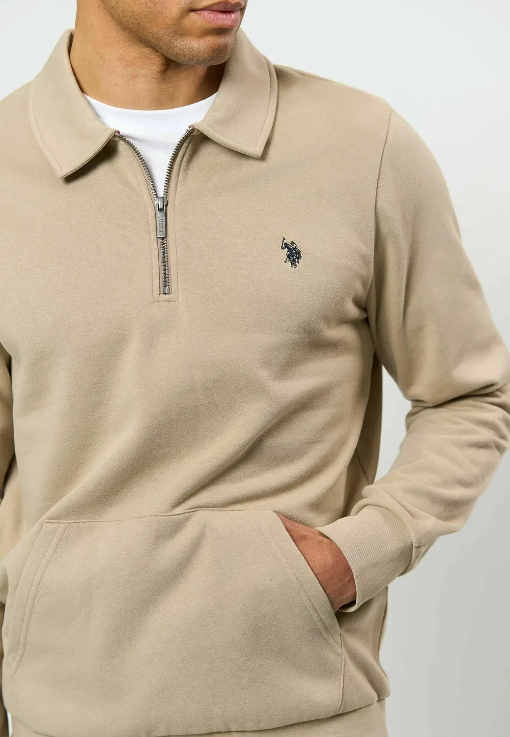 Толстовка Umdagur с застежкой-молнией до середины груди - толстовка U.S. Polo Assn., Crockery — фото 4