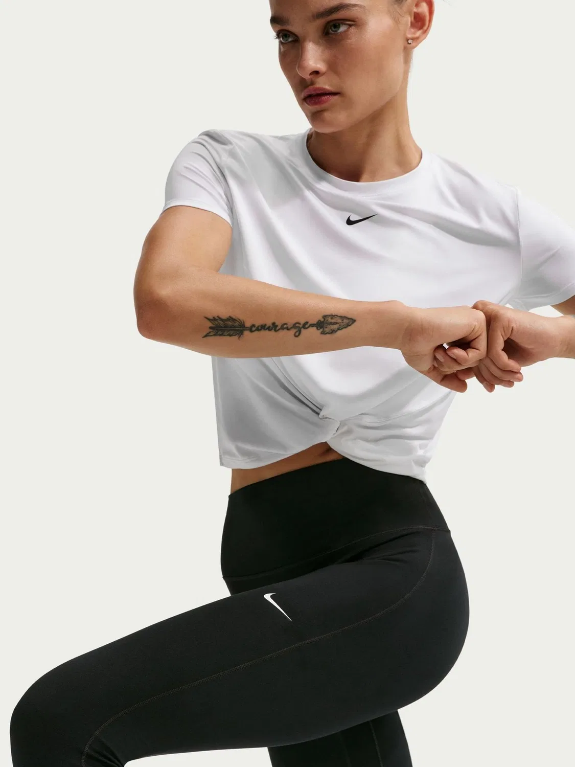 Бесшовные леггинсы в полный рост Nike Black One с высокой талией спереди — фото 3