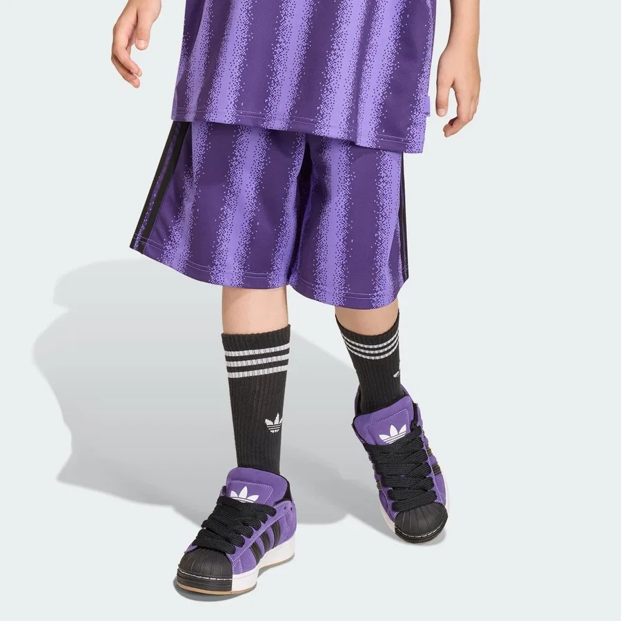 Шорты спортивные с принтом Minecraft Oversized Knee Length Shorts adidas, Зеленый