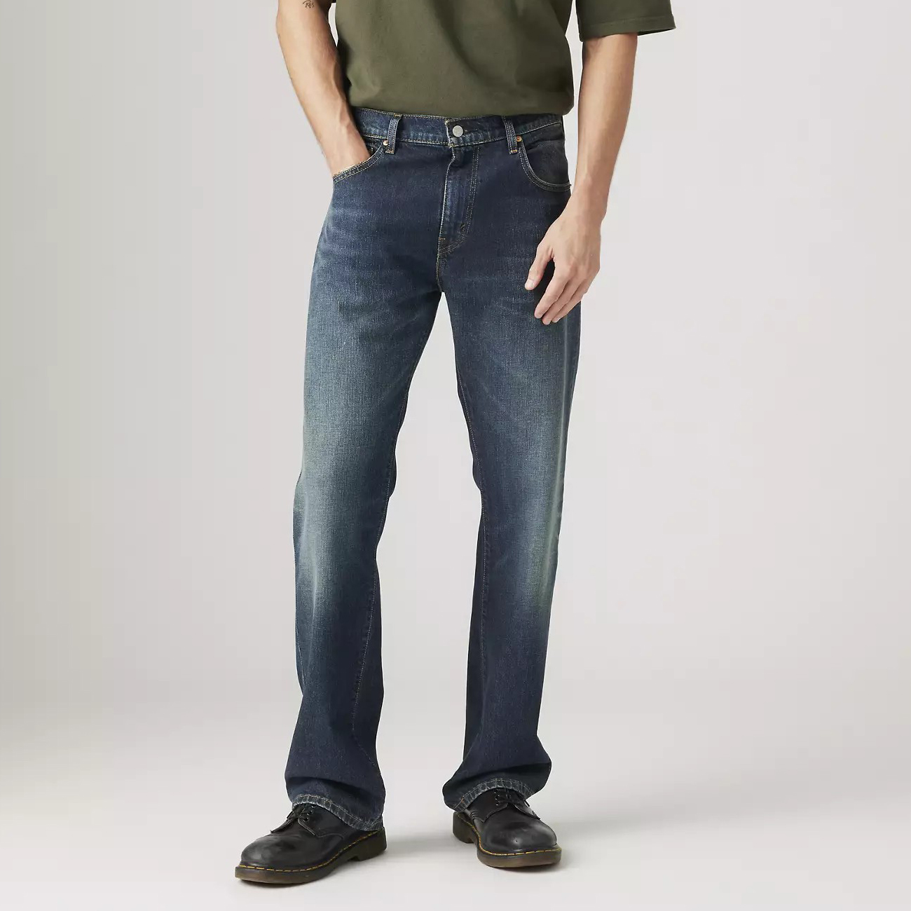 Джинсы Levi's 517 Bootcut, темно-синий деним с эффектом мягкой потертости