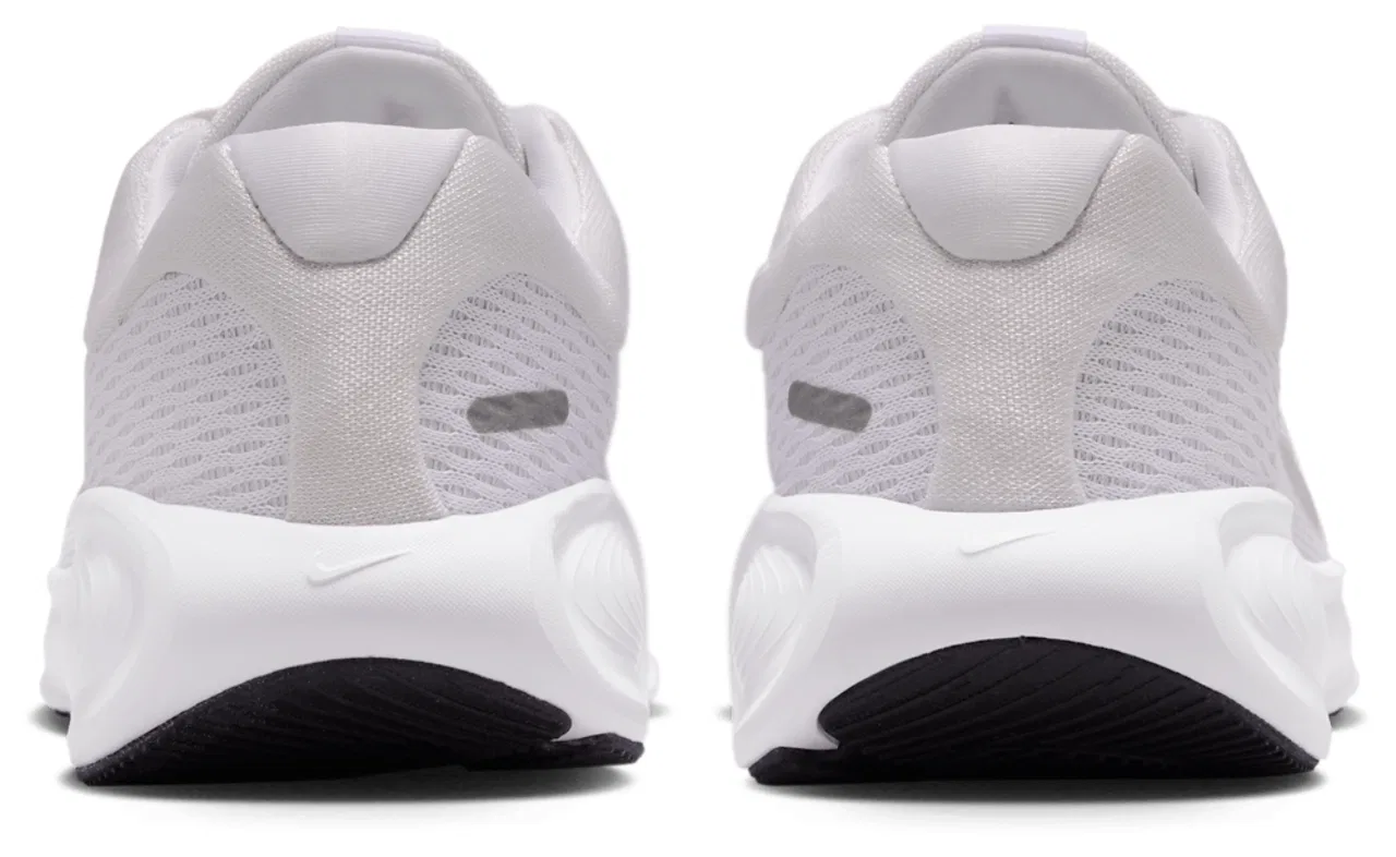 Кроссовки для мальчиков Stellar Ride Nike, цвет White/Vast Grey/Metallic Silver — фото 3