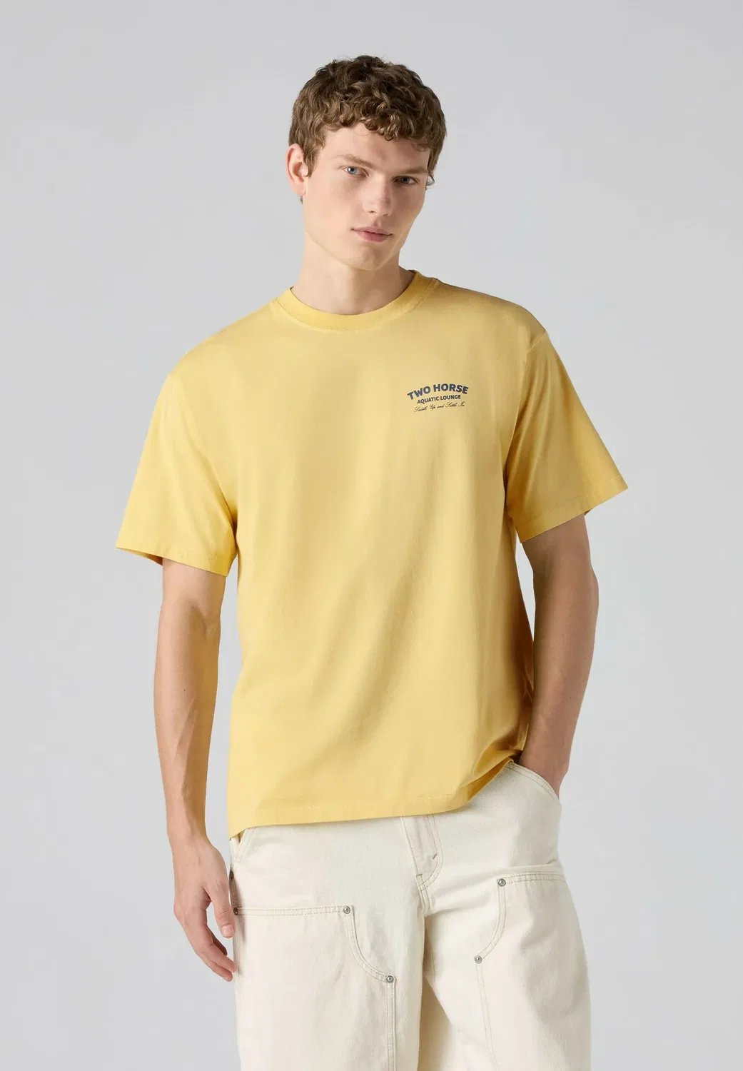 Футболка с винтажным принтом - базовая футболка Levi'S, Lse Batwing Badge Ca - Yellows- — фото 3
