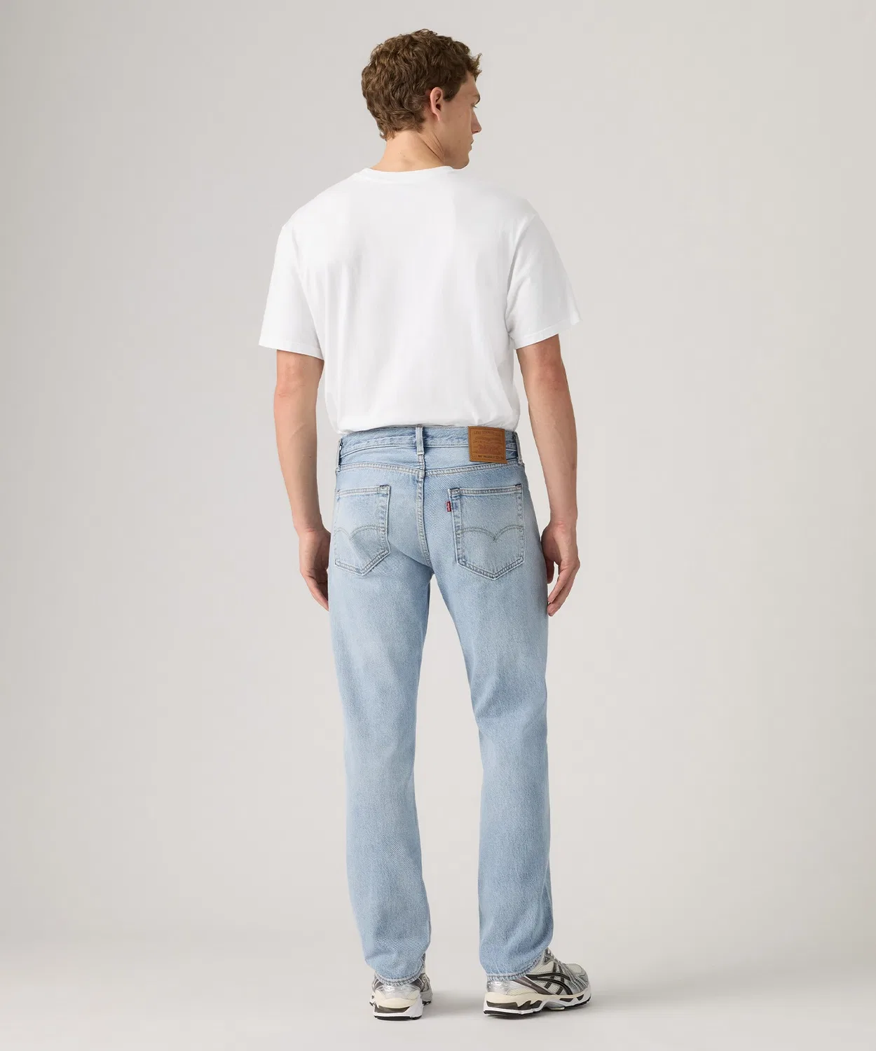 Мужские джинсы прямого кроя расслабленной посадки Levi's 501 Relaxed, Light Indigo Blue — фото 4