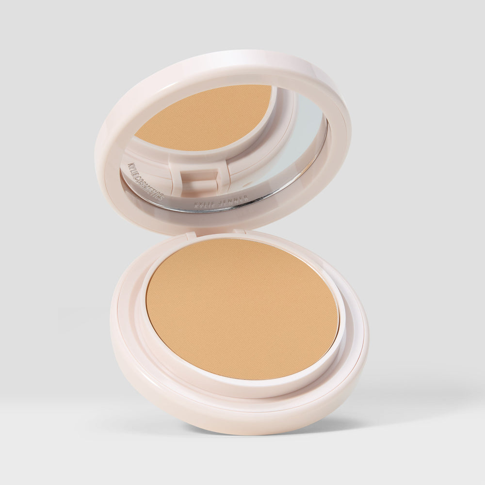 

Пудра Kylie Cosmetics Natural Blur Powder Foundation, light with warm subtle olive undertones/3W