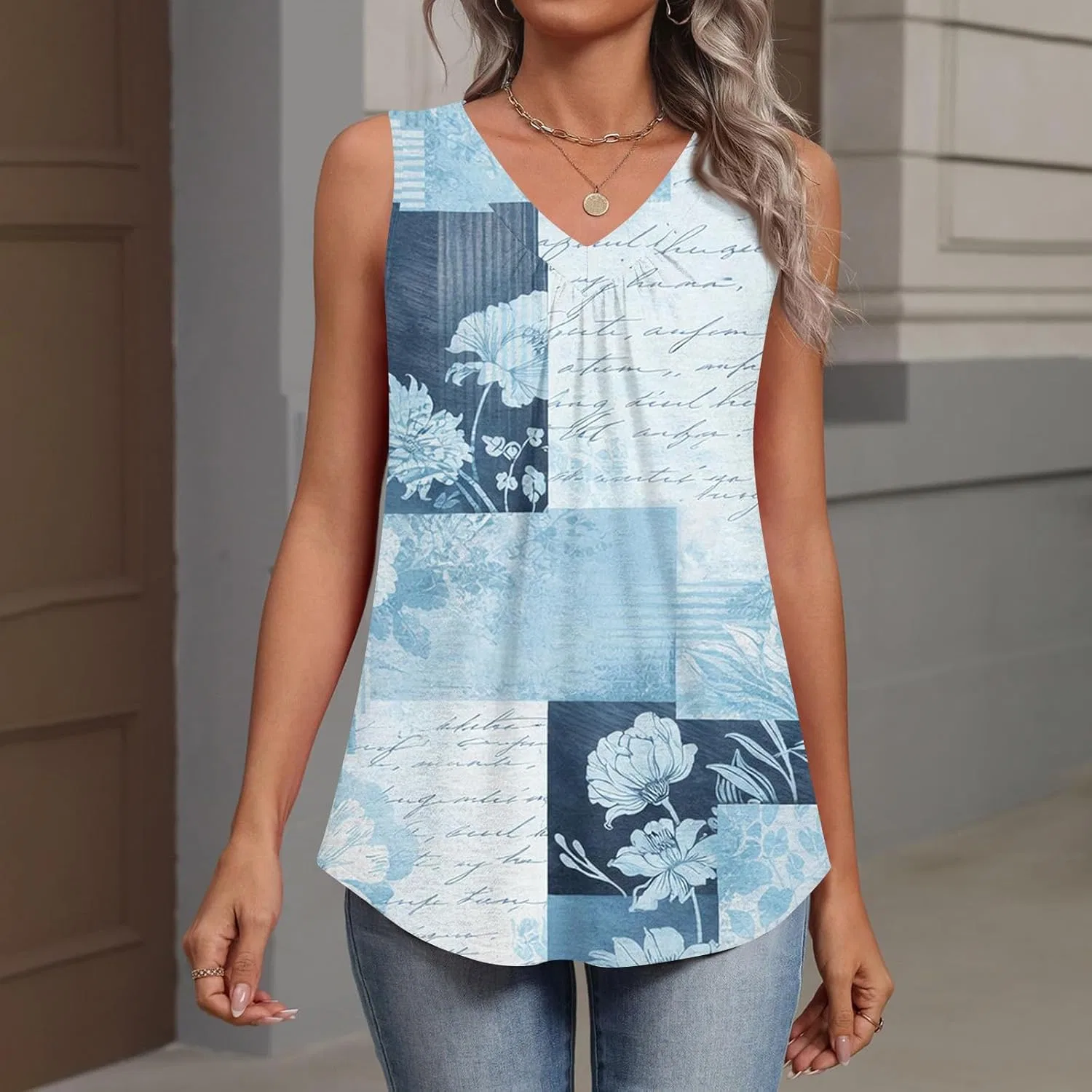 Женский топ sleeveless, V-образный вырез, ткань полиэстер+вискоза+спандекс, Light Blue — фото 2