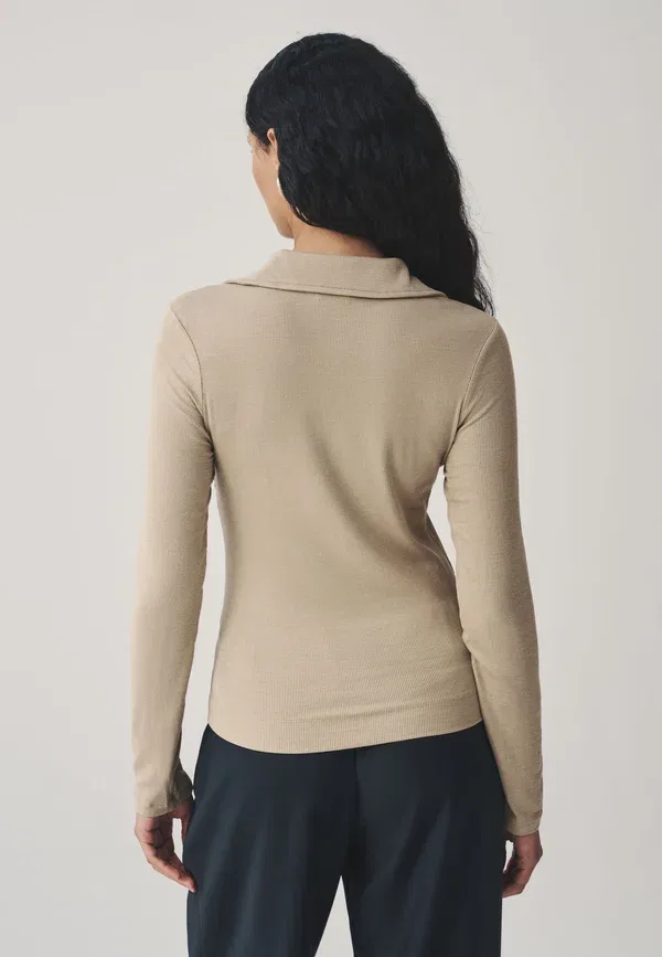 Футболка поло с длинным рукавом Regular fit Long Sleeve Collar Next, Neutral, нейтральный — фото 3