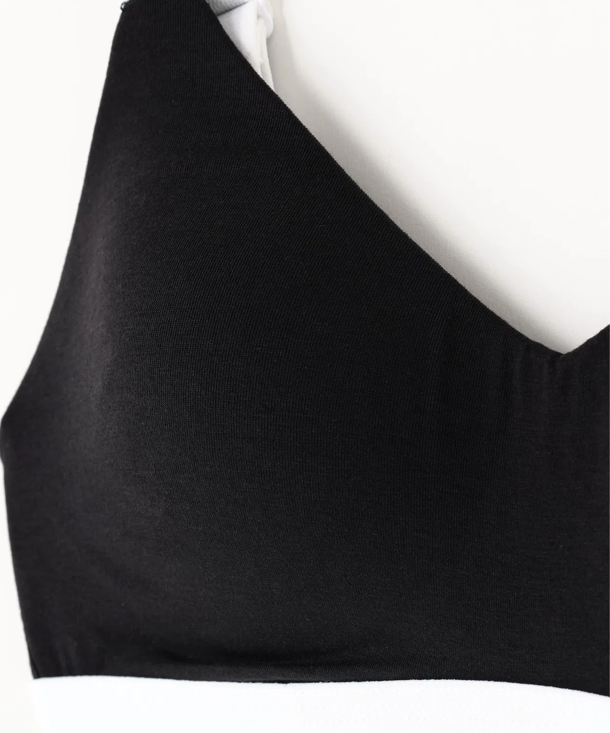 Женский бралетт без косточек с бретельками Calvin Klein Icon Cotton Modal, Black — фото 2
