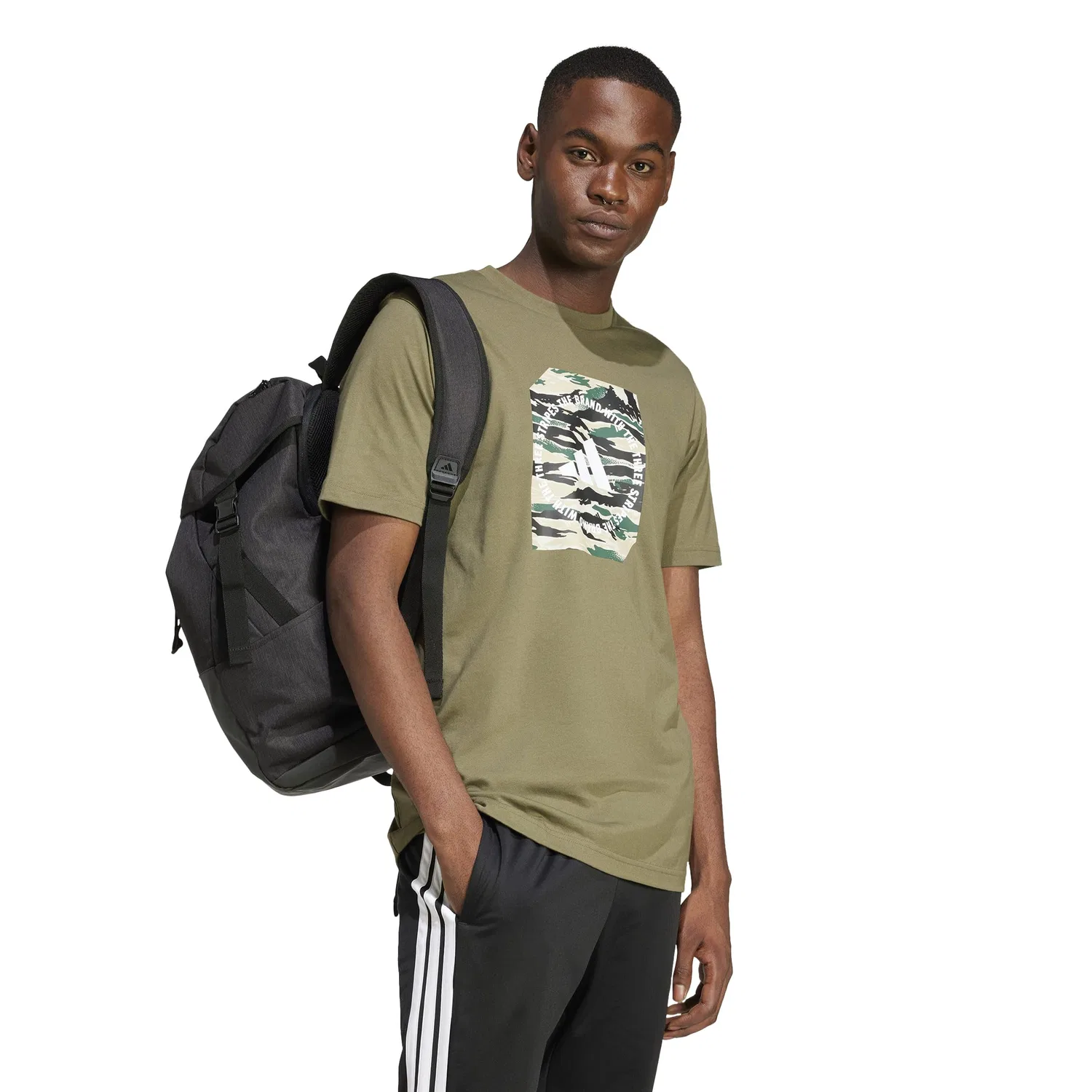 Мужская футболка с принтом Camo Shape Graphic adidas, Strata Olives — фото 2
