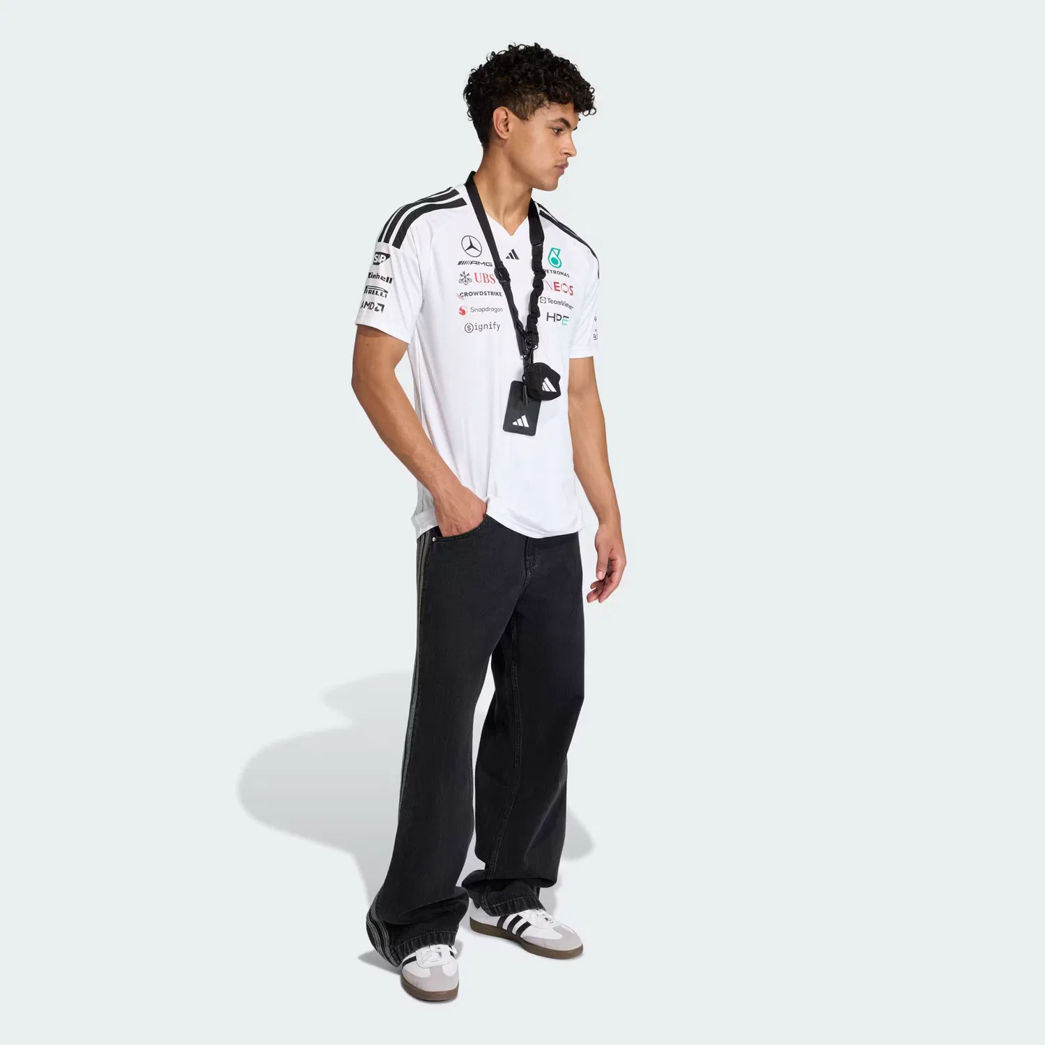 Мужская гоночная футболка с узким кроем Mercedes-AMG Petronas Formula 1 Team Driver adidas Performance, белая — фото 4
