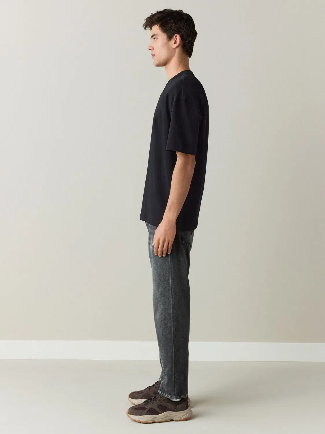 Джинсы Regular Tapered Fit Motionflex с льном Next, серый — фото 3