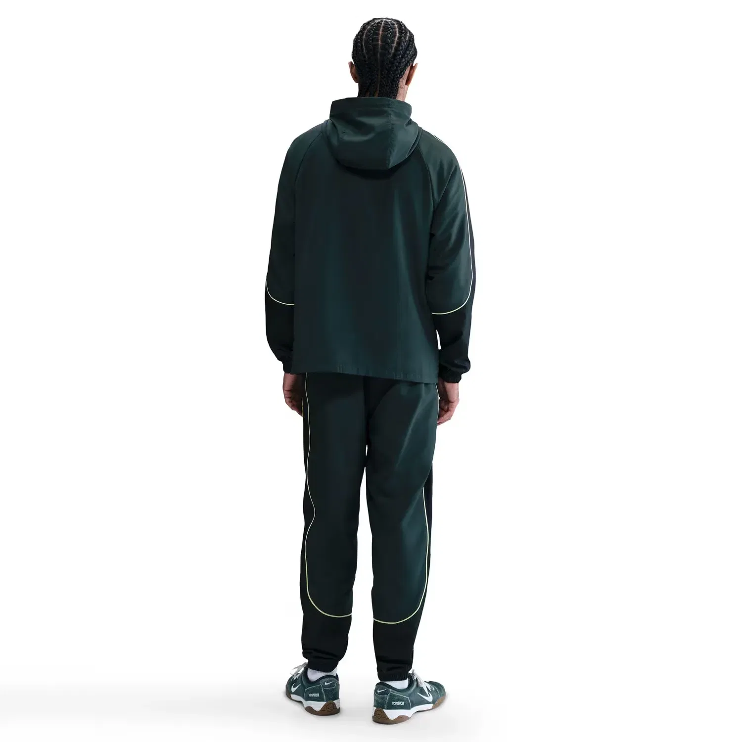 Мужская куртка из легкой ткани с водоотталкивающей пропиткой Nike, Verde — фото 2