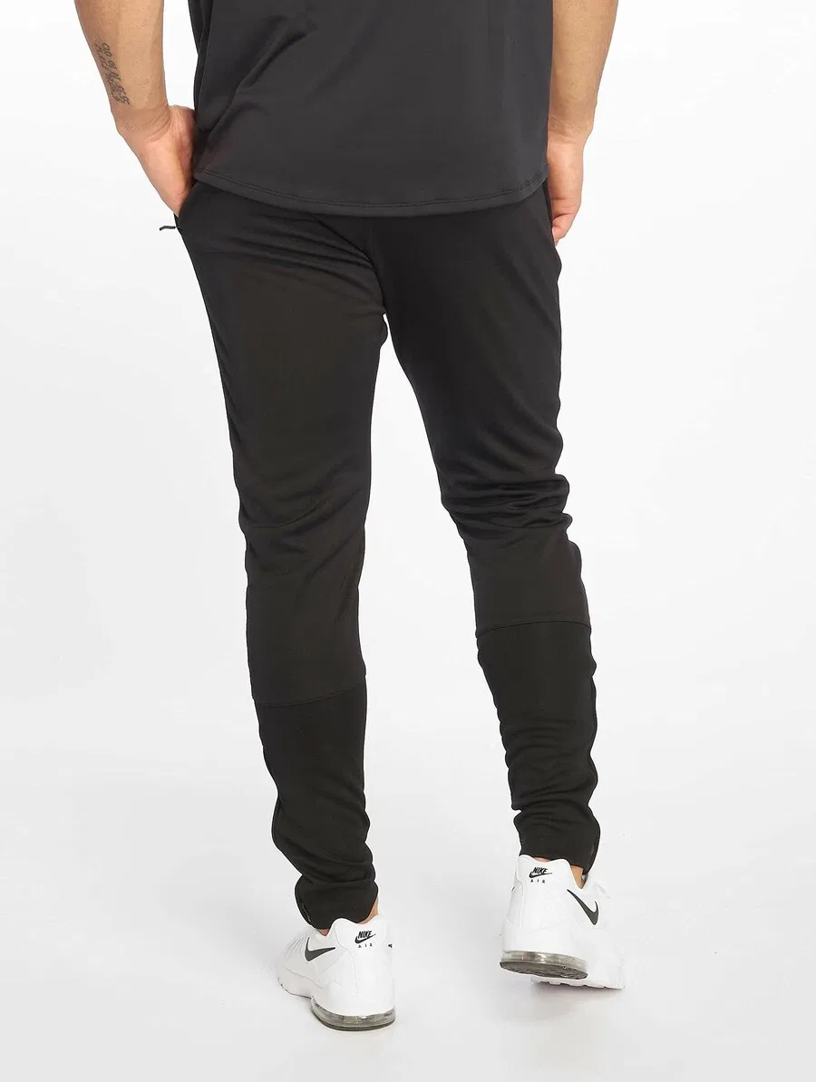 Спортивные брюки JAKO Slim fit 'Classico' черного цвета — фото 4