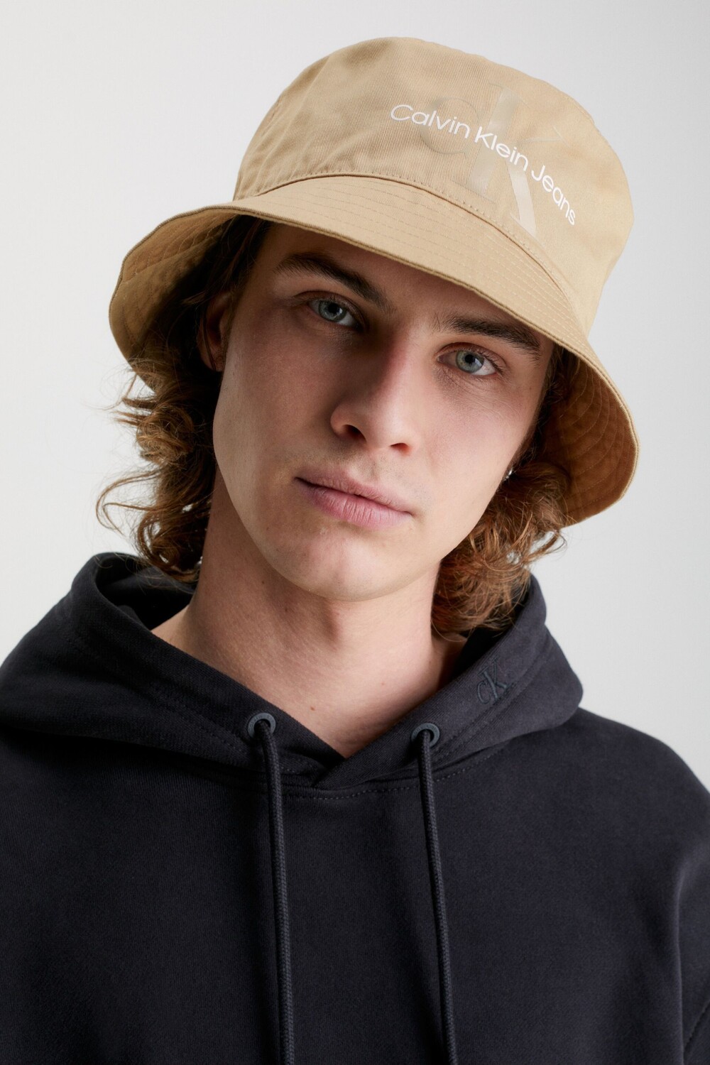 

Мягкая панама с цветной монограммой Calvin Klein, бежевый